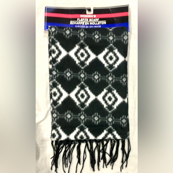 GREENBRIER INTERNATIONAL women’s/men’s plush Fleece Scarf size 9.5 x 59 in NWT - Picture 3 of 6